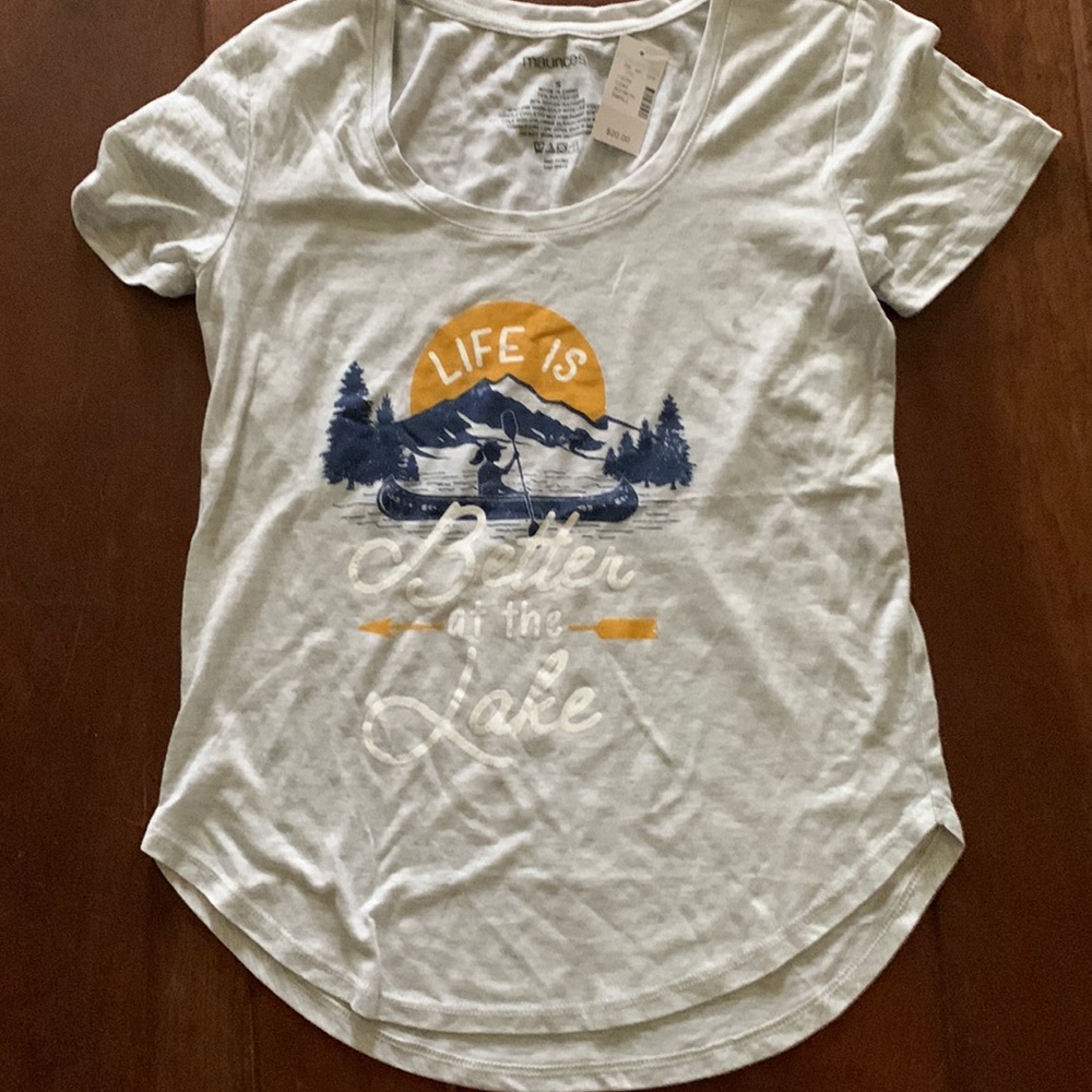 Life is better at the lake tshirt NWT